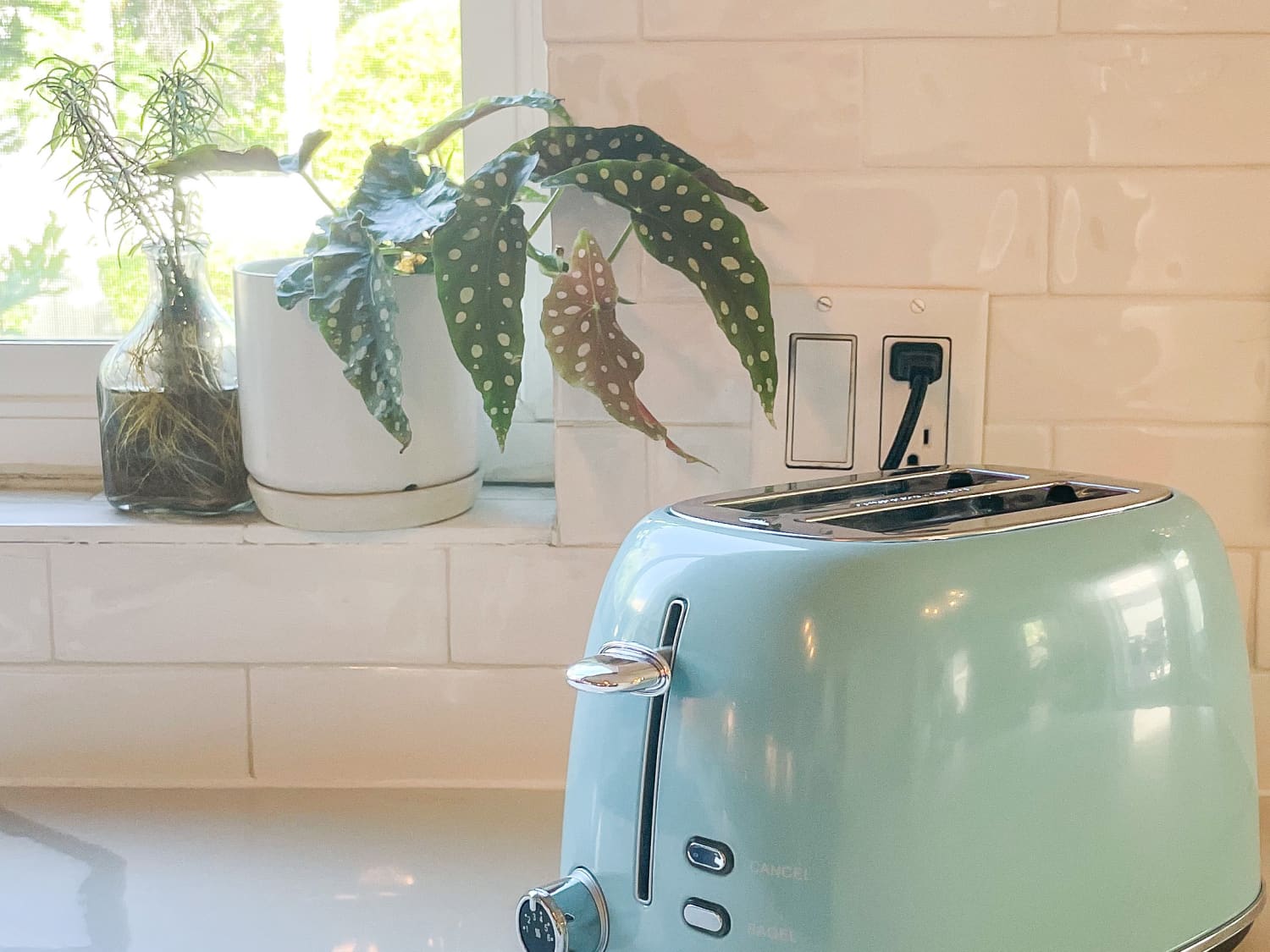 Galanz Retro 2 Slice Toaster Review 2022 The Kitchn